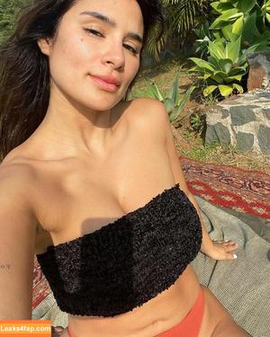 Diane Guerrero photo #0150
