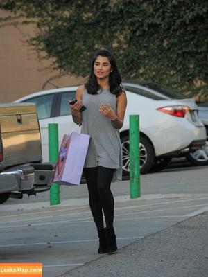Diane Guerrero photo #0230