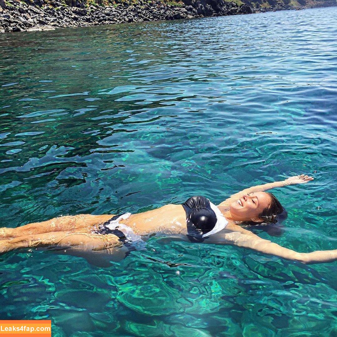 Diletta Leotta / DilettaLeotta / diletta_leotta слитое фото фото #0385