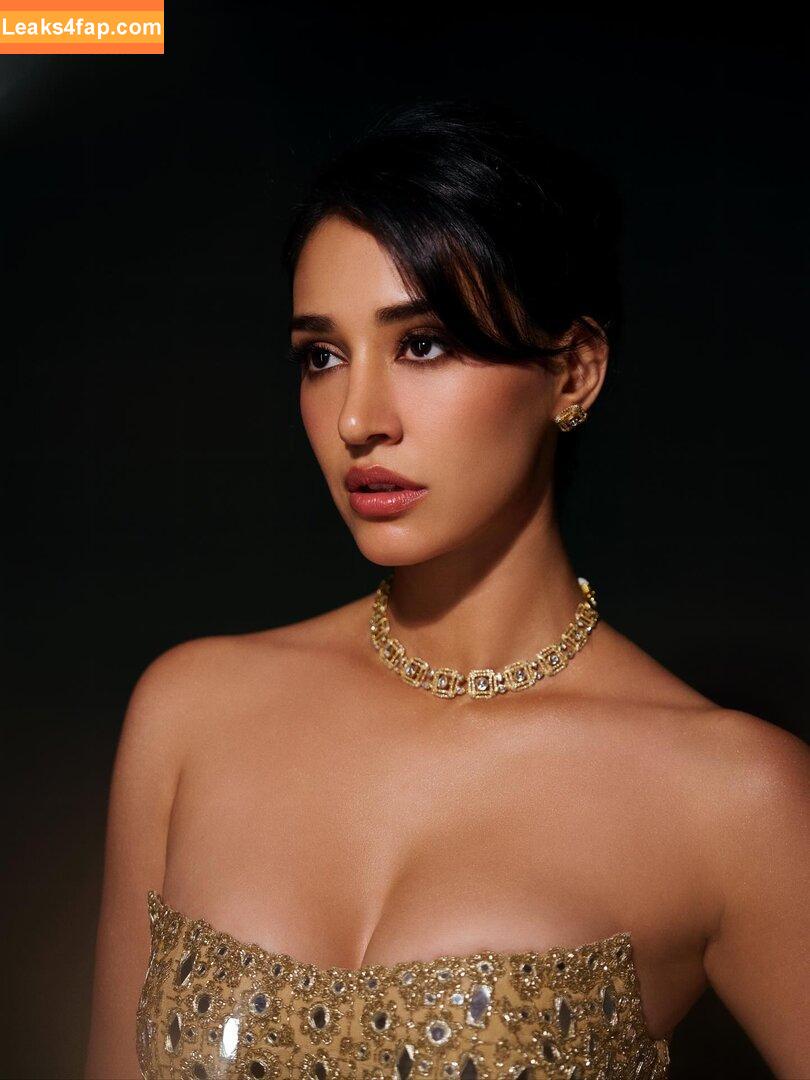 Disha Patani / Paatni / dishapatani / dishpatani слитое фото фото #0285