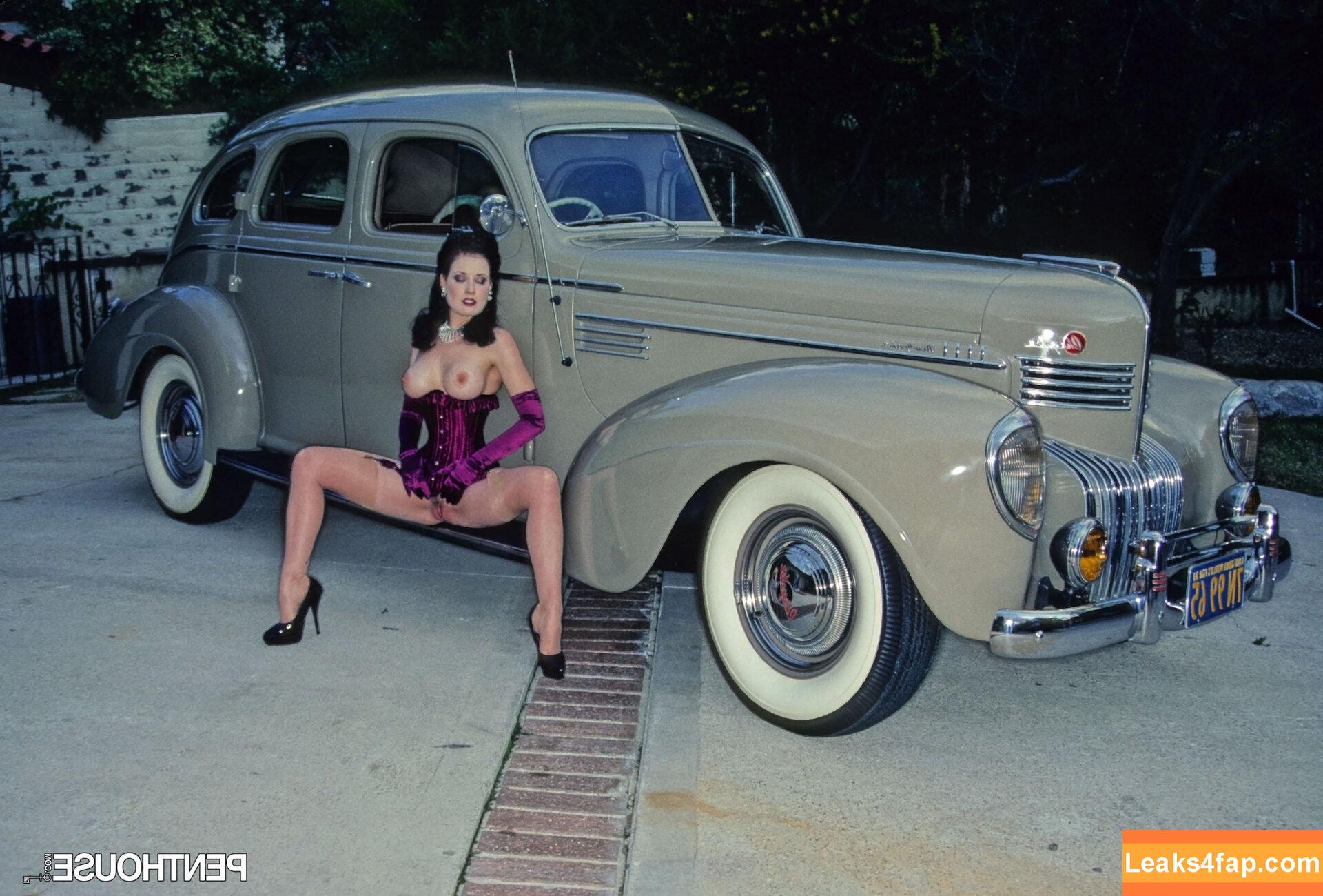 Dita Von Teese / Ditavonteese / creepy___spice leaked photo photo #0293