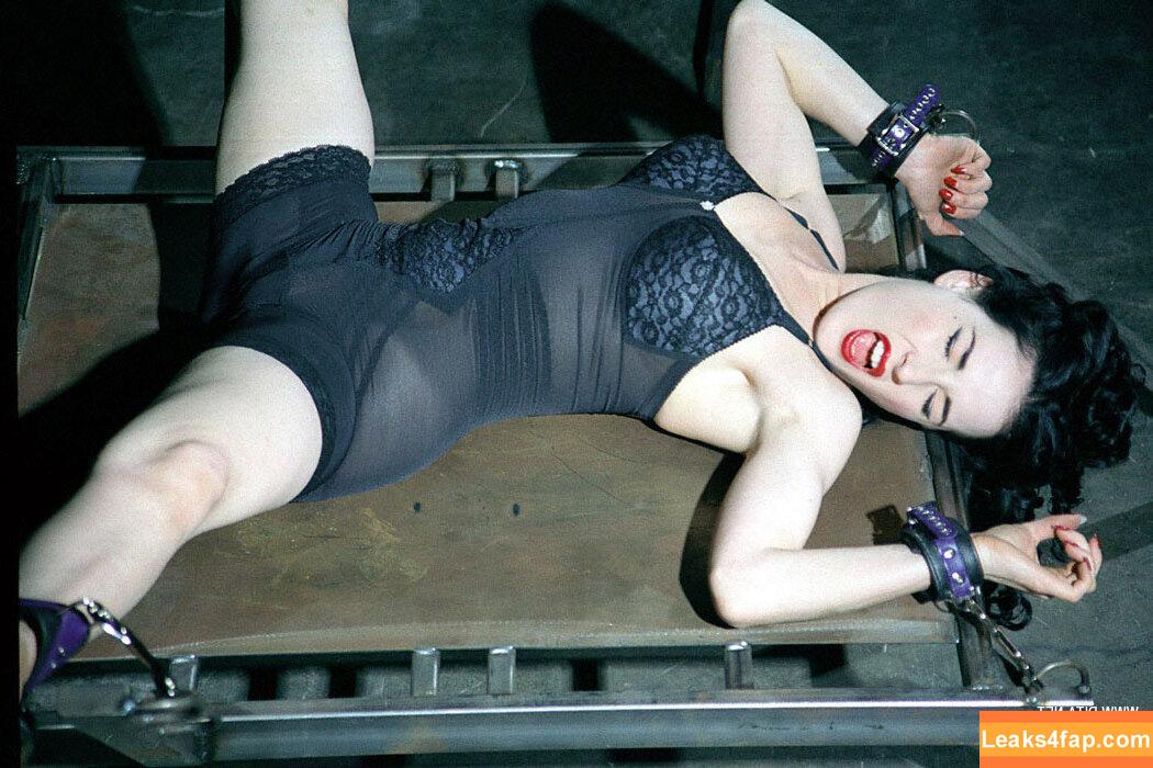Dita Von Teese / Ditavonteese / creepy___spice leaked photo photo #0642