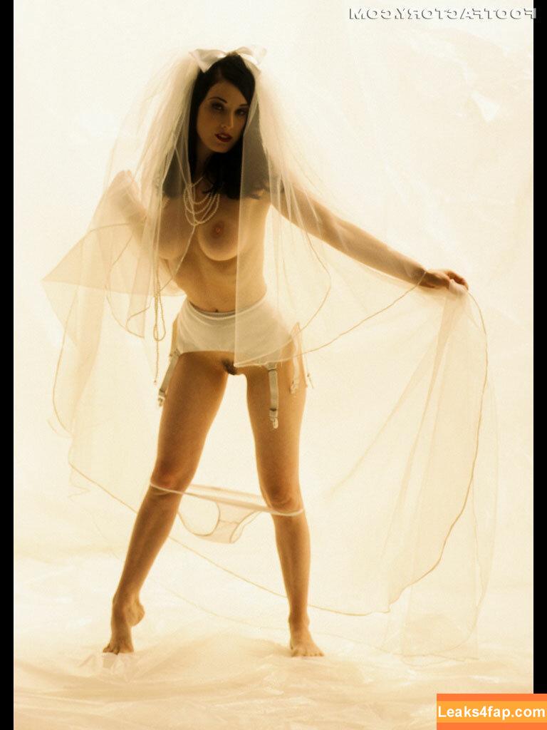 Dita Von Teese / Ditavonteese / creepy___spice leaked photo photo #0674