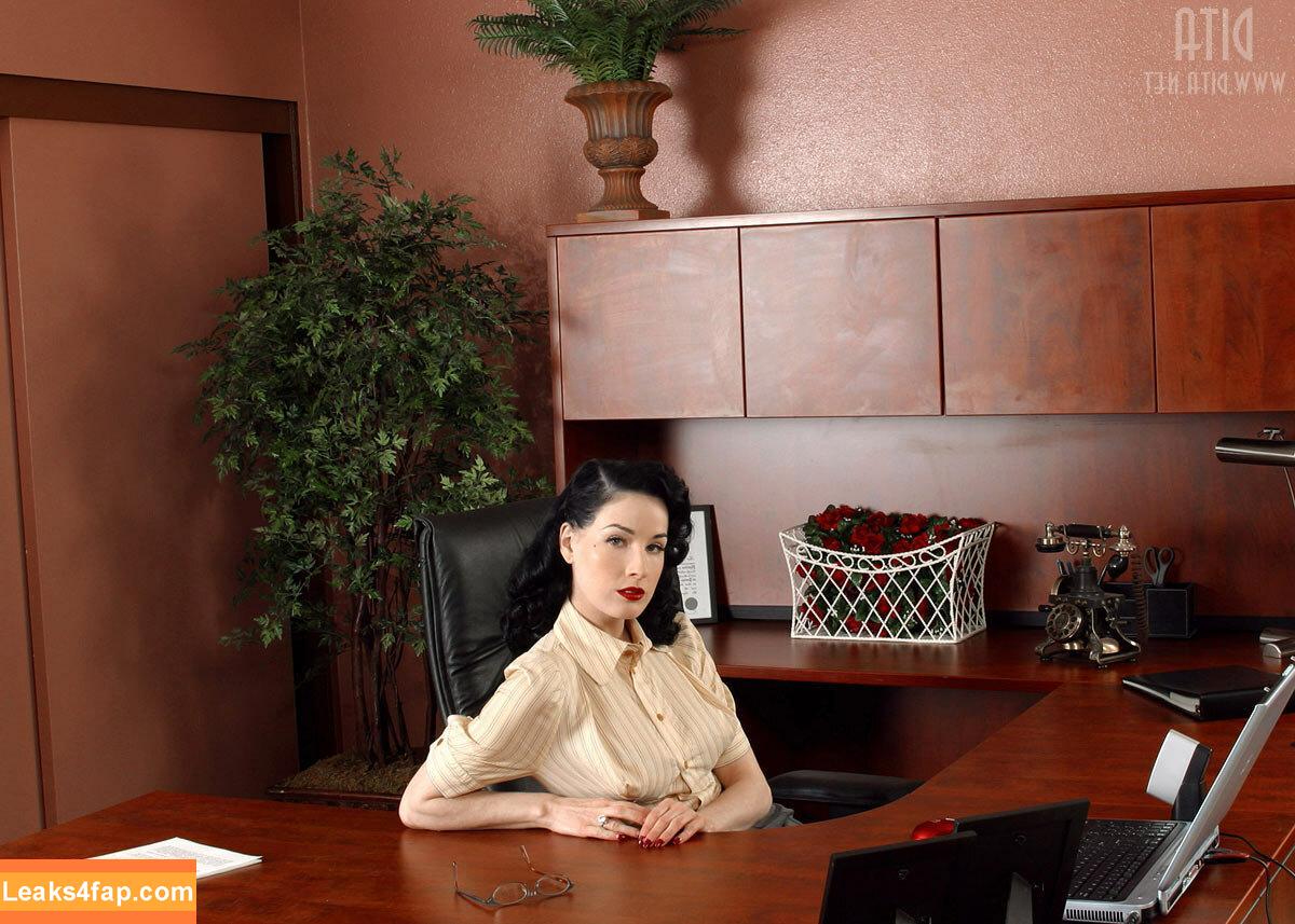 Dita Von Teese / Ditavonteese / creepy___spice leaked photo photo #1197