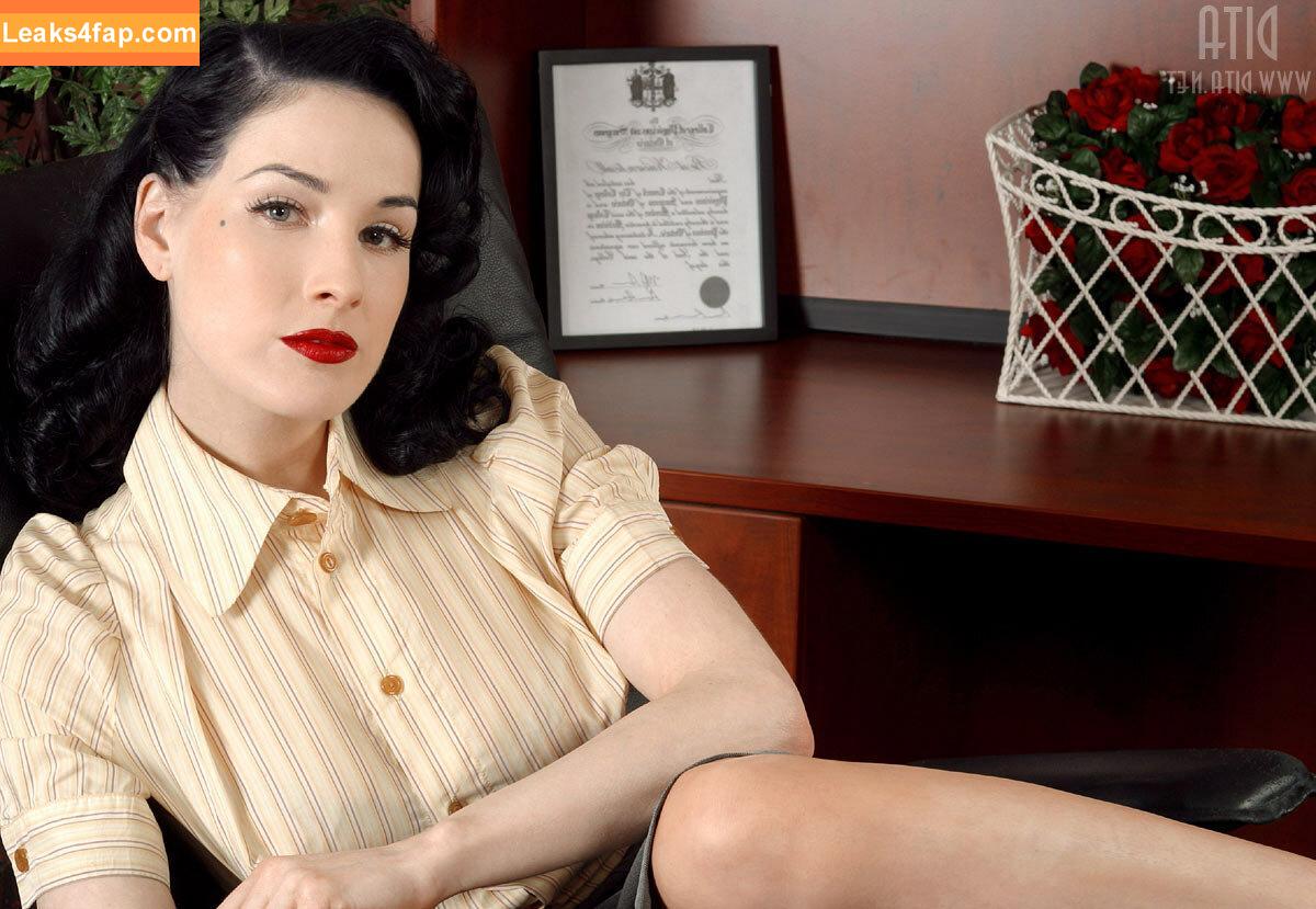 Dita Von Teese / Ditavonteese / creepy___spice leaked photo photo #1209