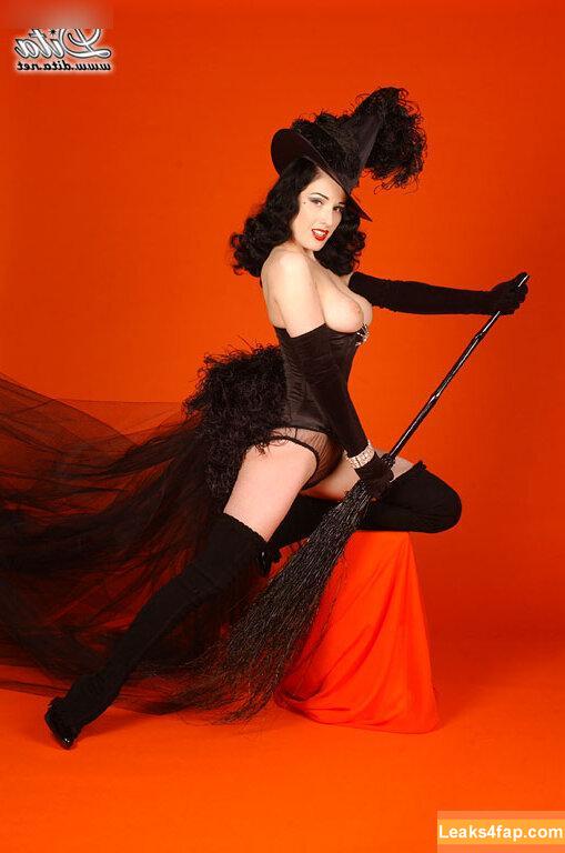 Dita Von Teese / Ditavonteese / creepy___spice leaked photo photo #1955