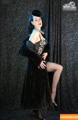 Dita Von Teese photo #1976