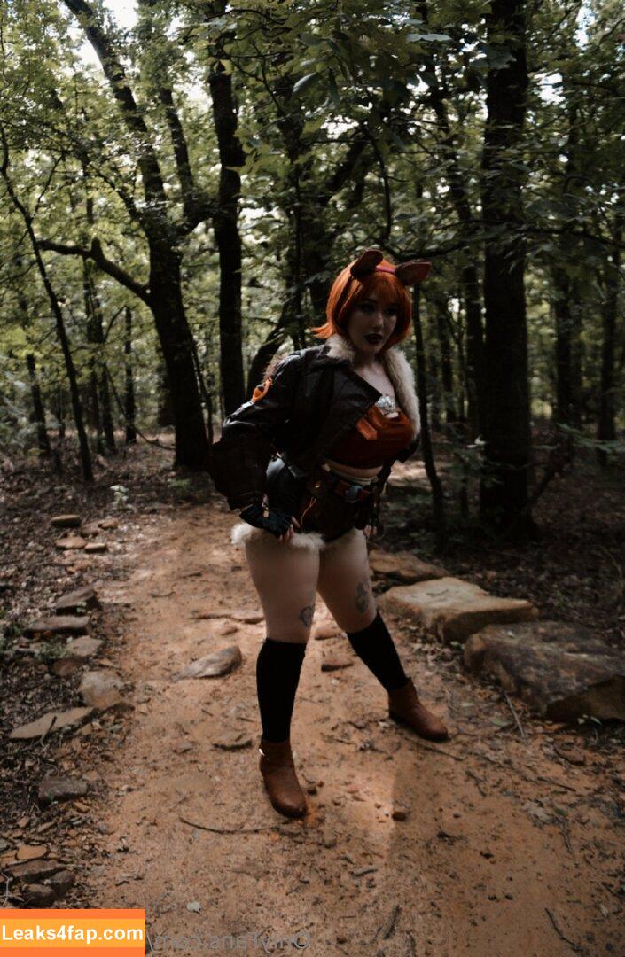 divine.venus / _jon.ebackup leaked photo photo #0023