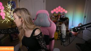 Dizzykitten photo #1504