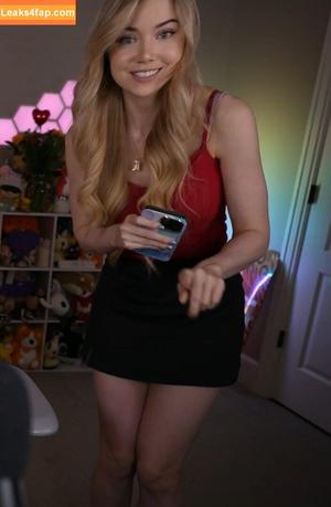 Dizzykitten photo #1560
