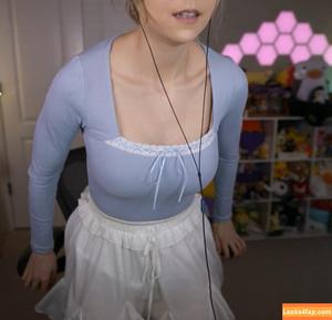 Dizzykitten photo #1765