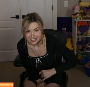Dizzykitten photo #1776