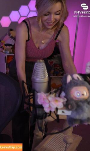 Dizzykitten photo #1816