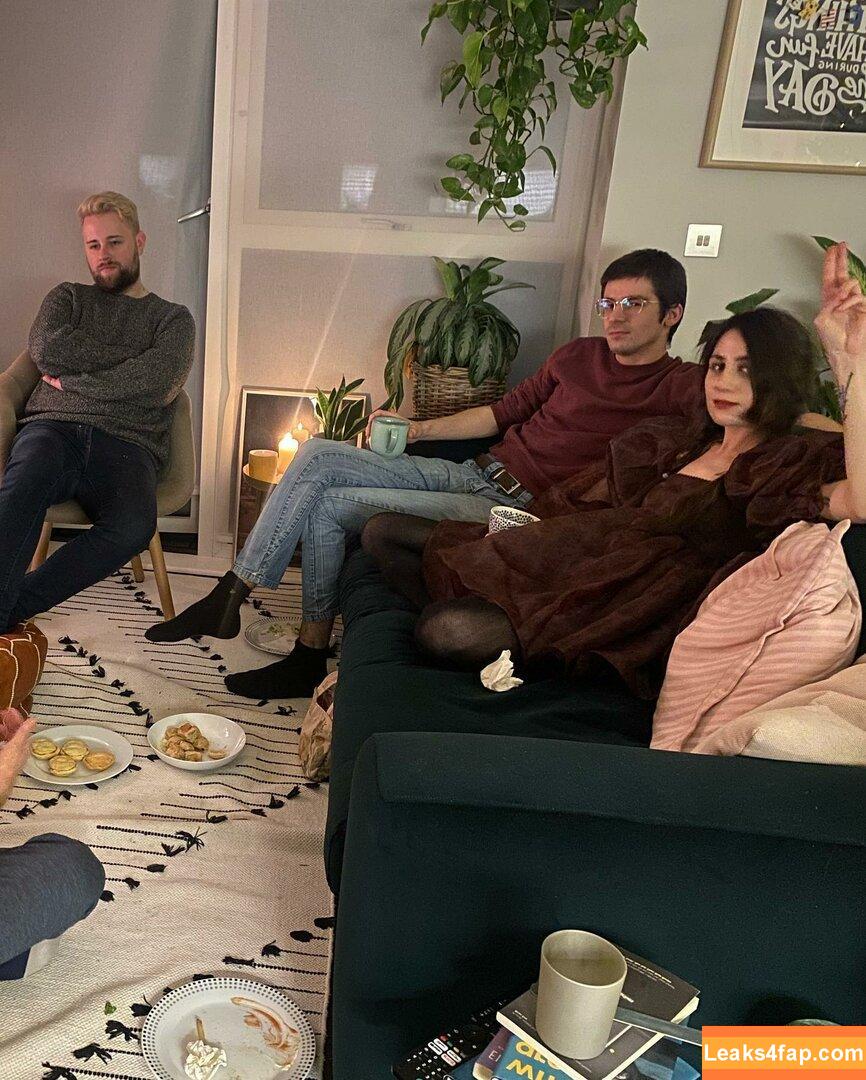 Doddleoddle / Dodie Clark leaked photo photo #0003