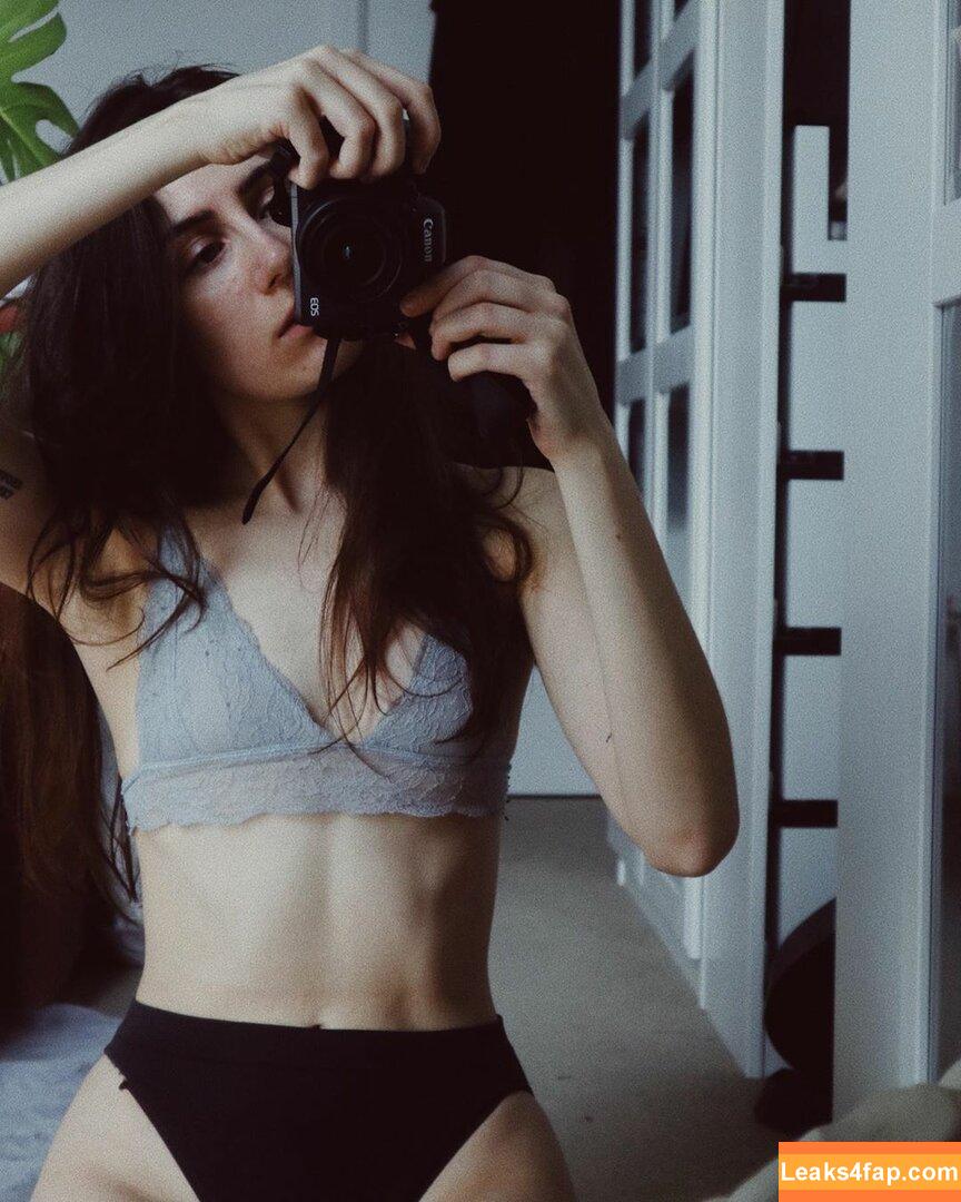 Doddleoddle / Dodie Clark leaked photo photo #0016