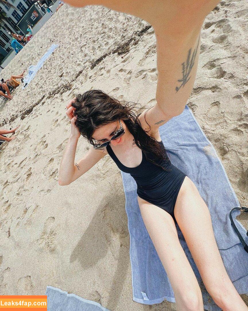 Doddleoddle / Dodie Clark leaked photo photo #0018