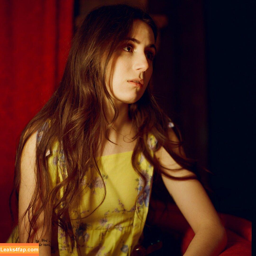 Doddleoddle / Dodie Clark leaked photo photo #0022