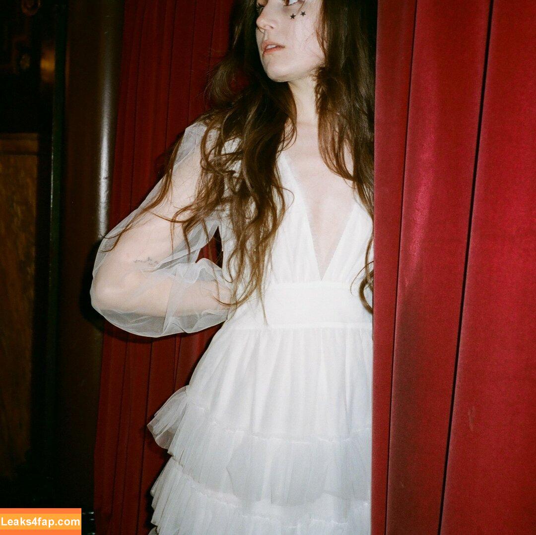 Doddleoddle / Dodie Clark leaked photo photo #0024