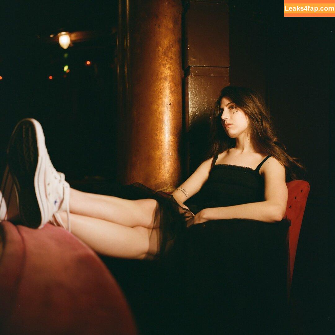 Doddleoddle / Dodie Clark leaked photo photo #0025