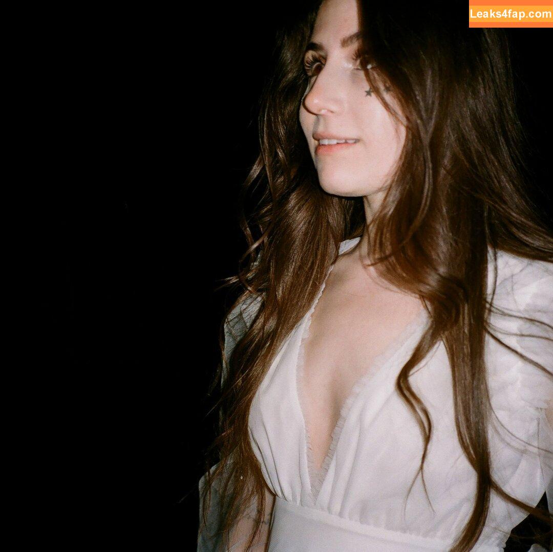 Doddleoddle / Dodie Clark leaked photo photo #0029