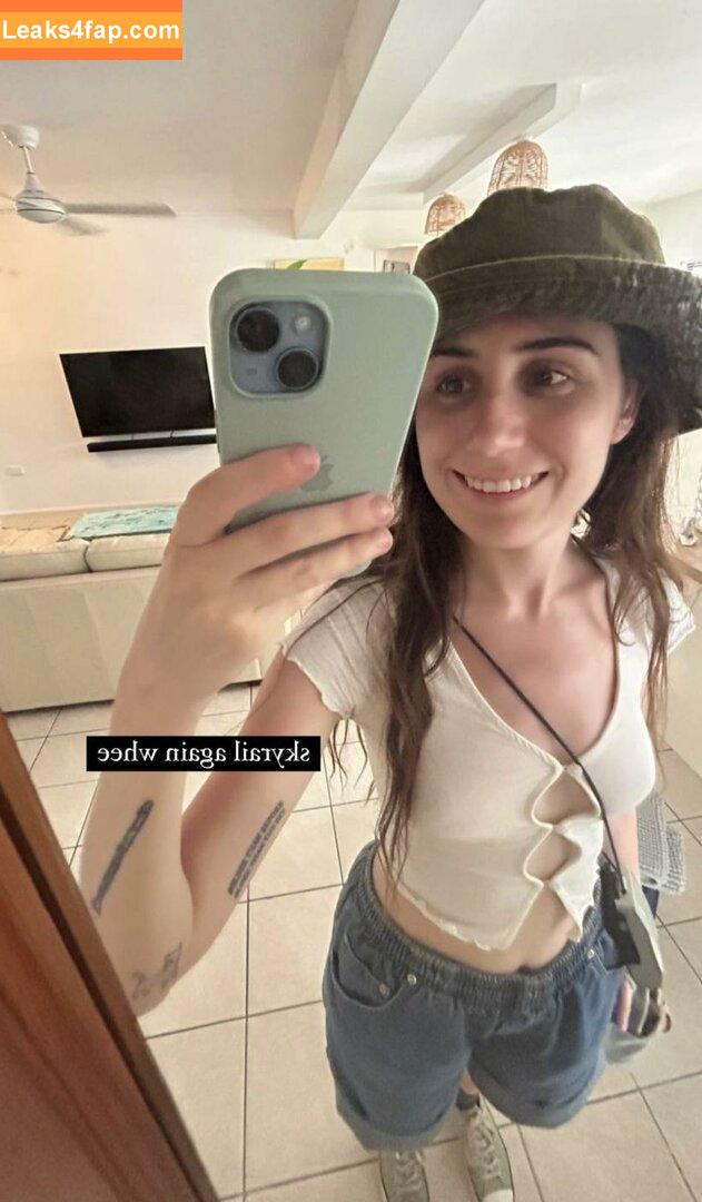 Doddleoddle / Dodie Clark leaked photo photo #0041