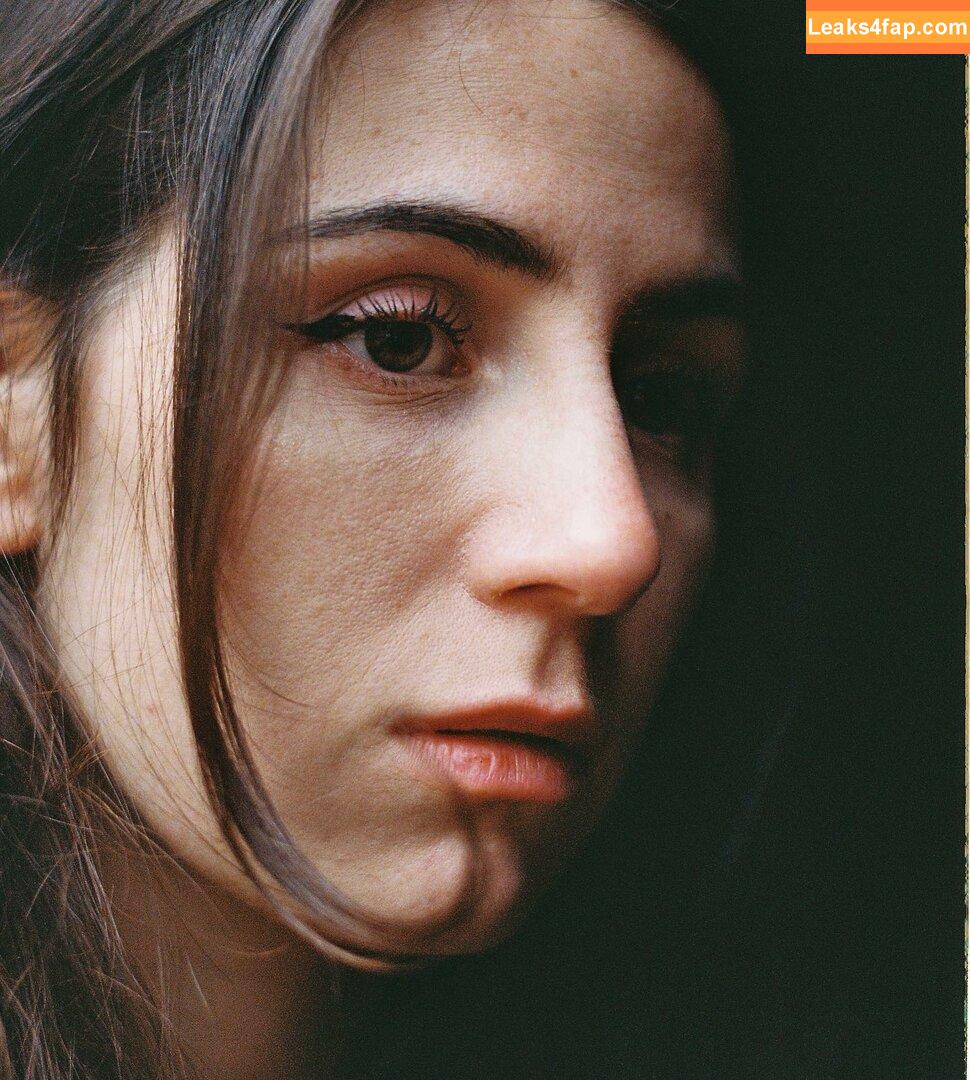 Doddleoddle / Dodie Clark leaked photo photo #0049