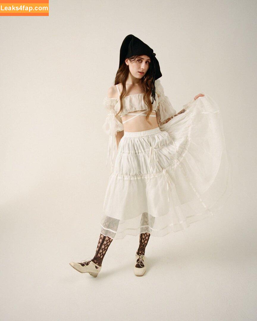 Doddleoddle / Dodie Clark leaked photo photo #0060