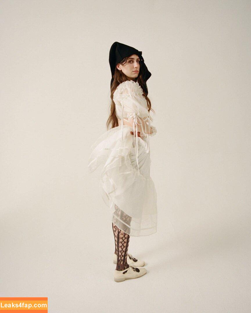 Doddleoddle / Dodie Clark leaked photo photo #0061