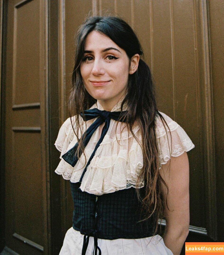Doddleoddle / Dodie Clark leaked photo photo #0064