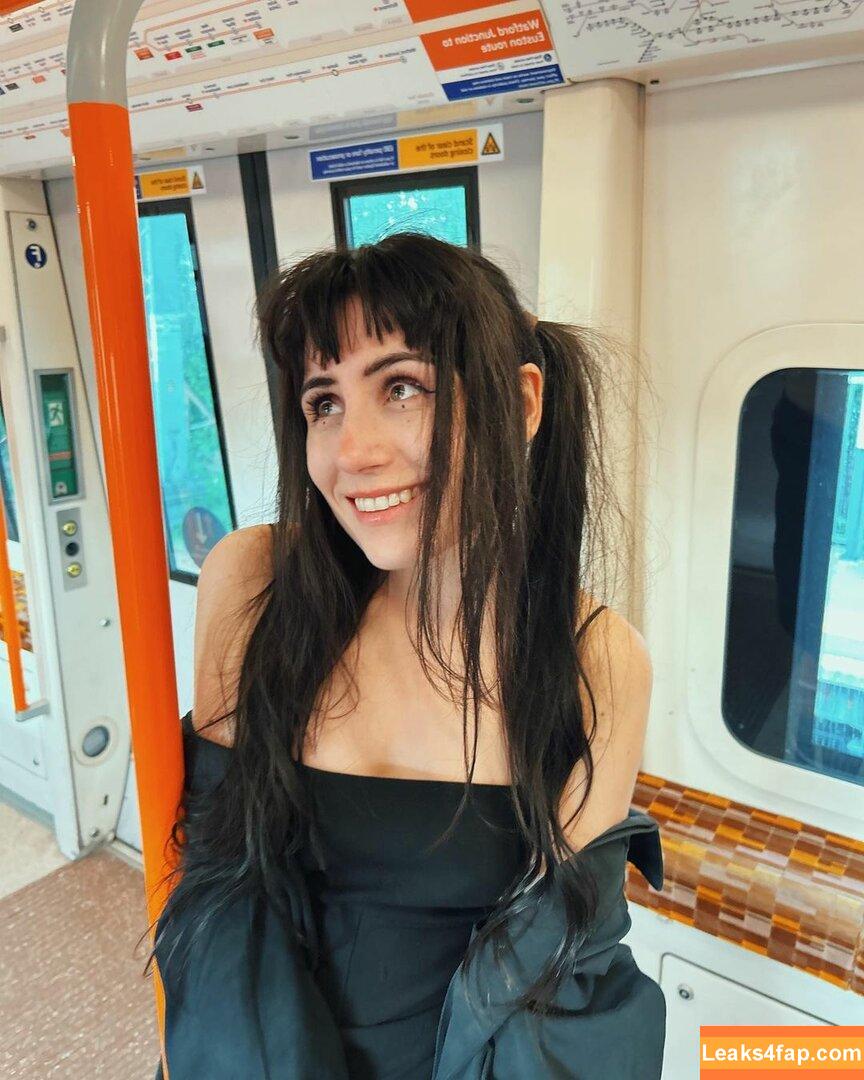 Doddleoddle / Dodie Clark leaked photo photo #0067