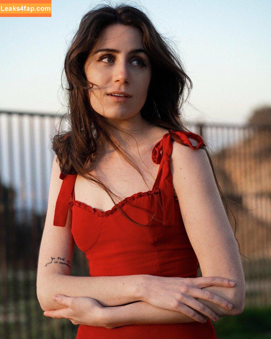 Dodie Clark / doddleoddle leaked photo photo #0019