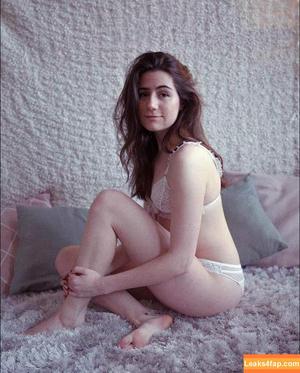 Dodie Clark photo #0005