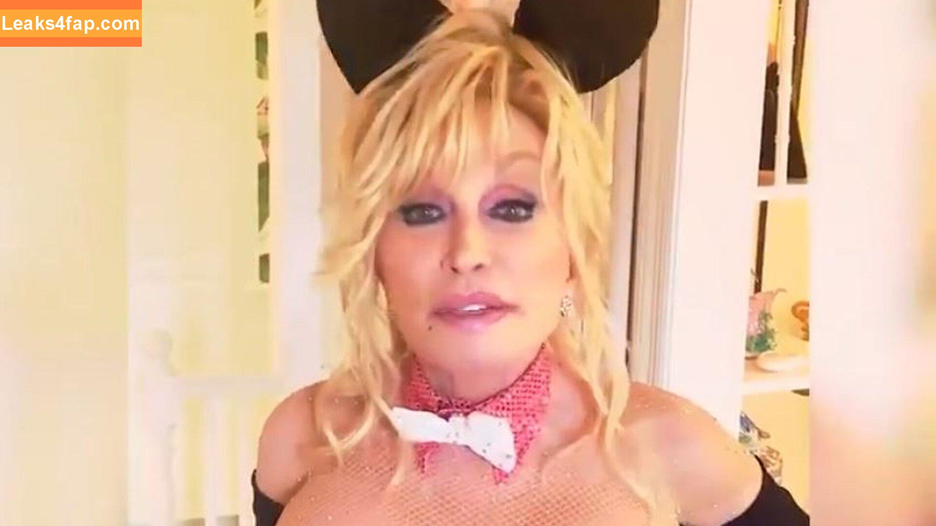 Dolly Parton /  leaked photo photo #0009
