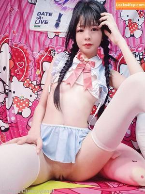 DollyMew photo #0019