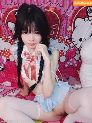 DollyMew photo #0028