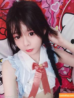 DollyMew photo #0032