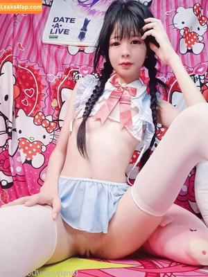 DollyMew photo #0043