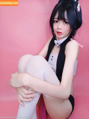 DollyMew photo #0060
