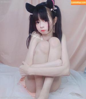 DollyMew photo #0138