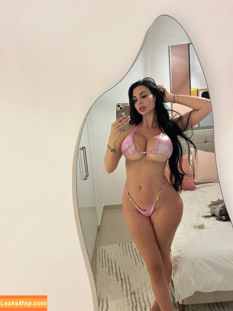 domme_yvonne / its_mejames0 leaked photo photo #0078