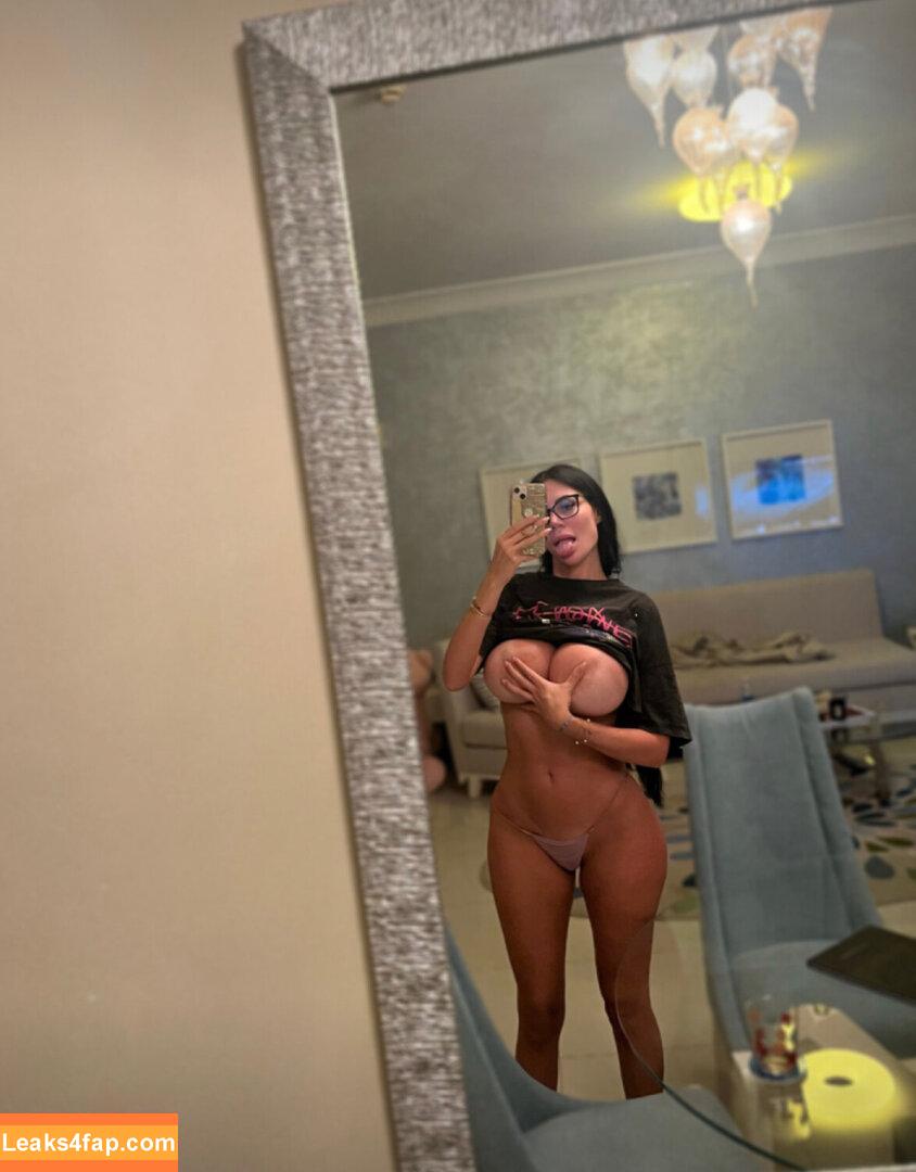 domme_yvonne / its_mejames0 leaked photo photo #0108