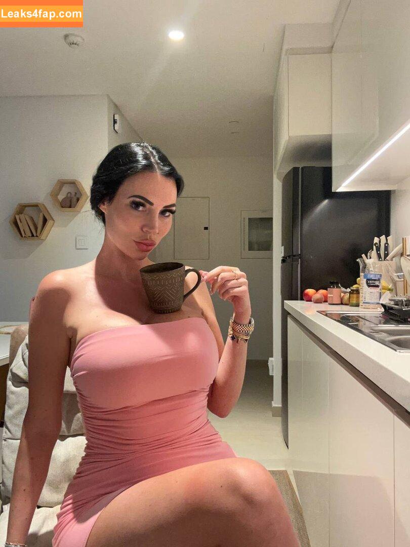 domme_yvonne / its_mejames0 leaked photo photo #0126