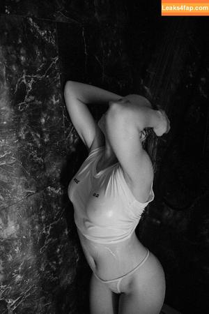 Doris Sensual photo #0010
