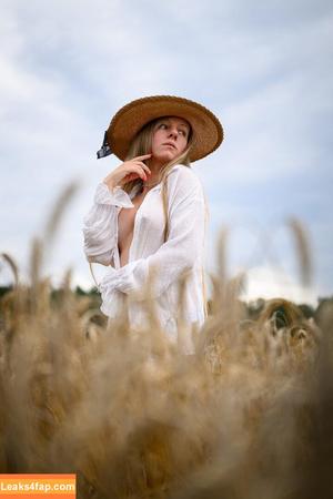 Doris Sensual photo #0025