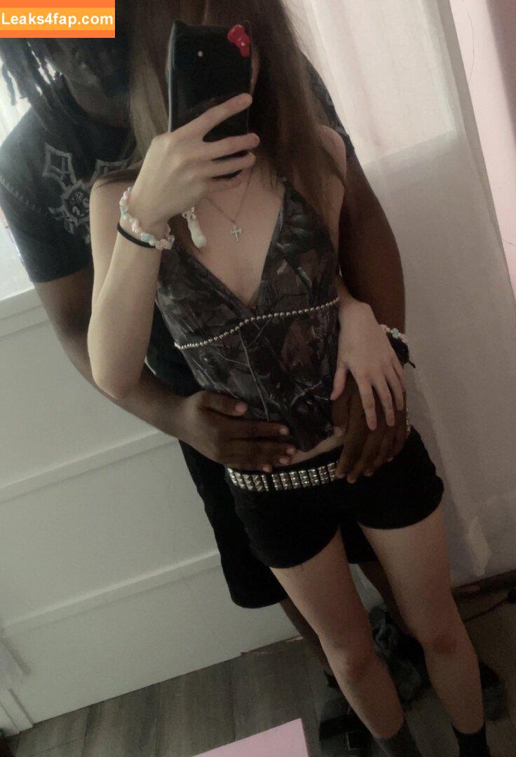 doublekcryystals /  leaked photo photo #0003