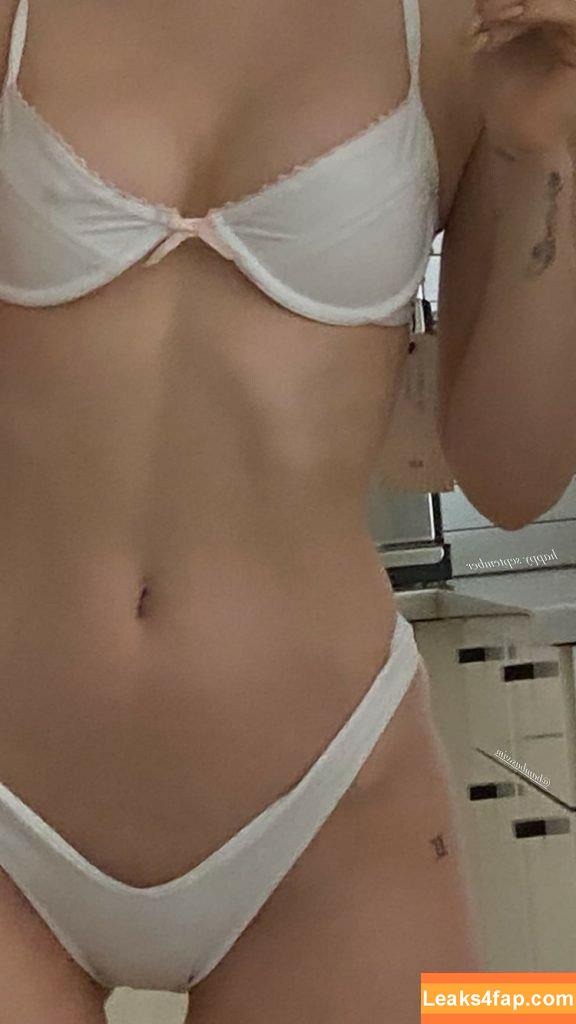 Dove Cameron / DoveCameron / darkwingdove leaked photo photo #0116