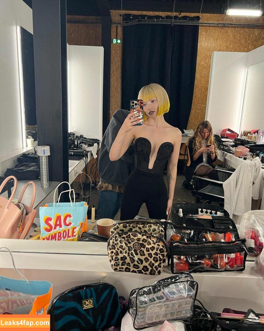Dove Cameron / DoveCameron / darkwingdove leaked photo photo #0174