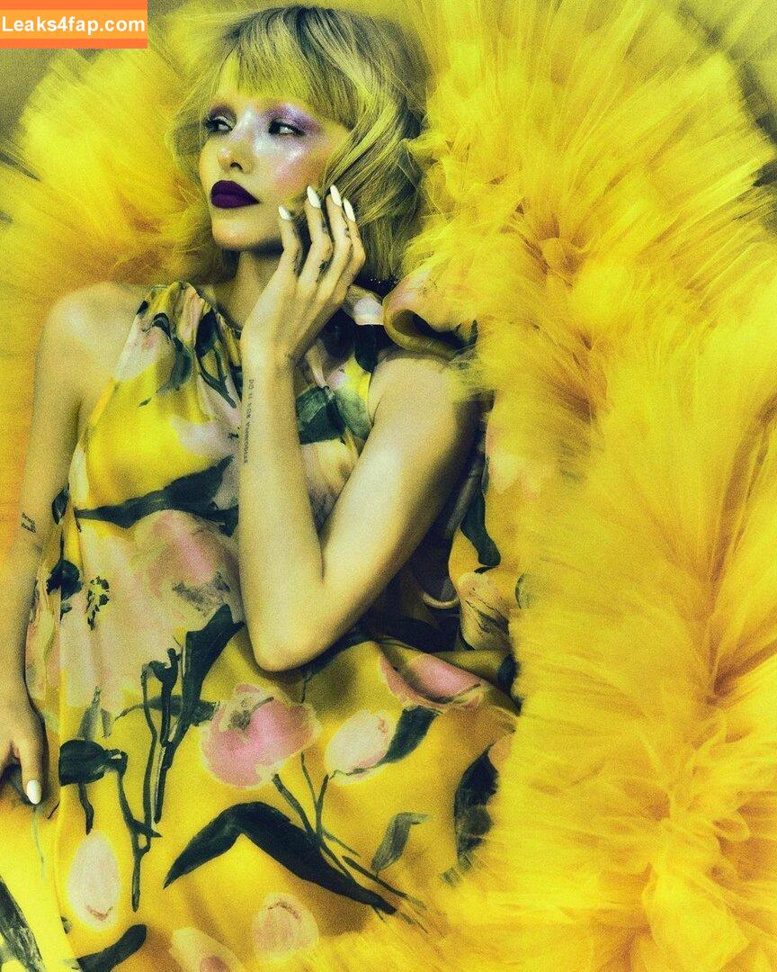 Dove Cameron / DoveCameron / darkwingdove leaked photo photo #0368
