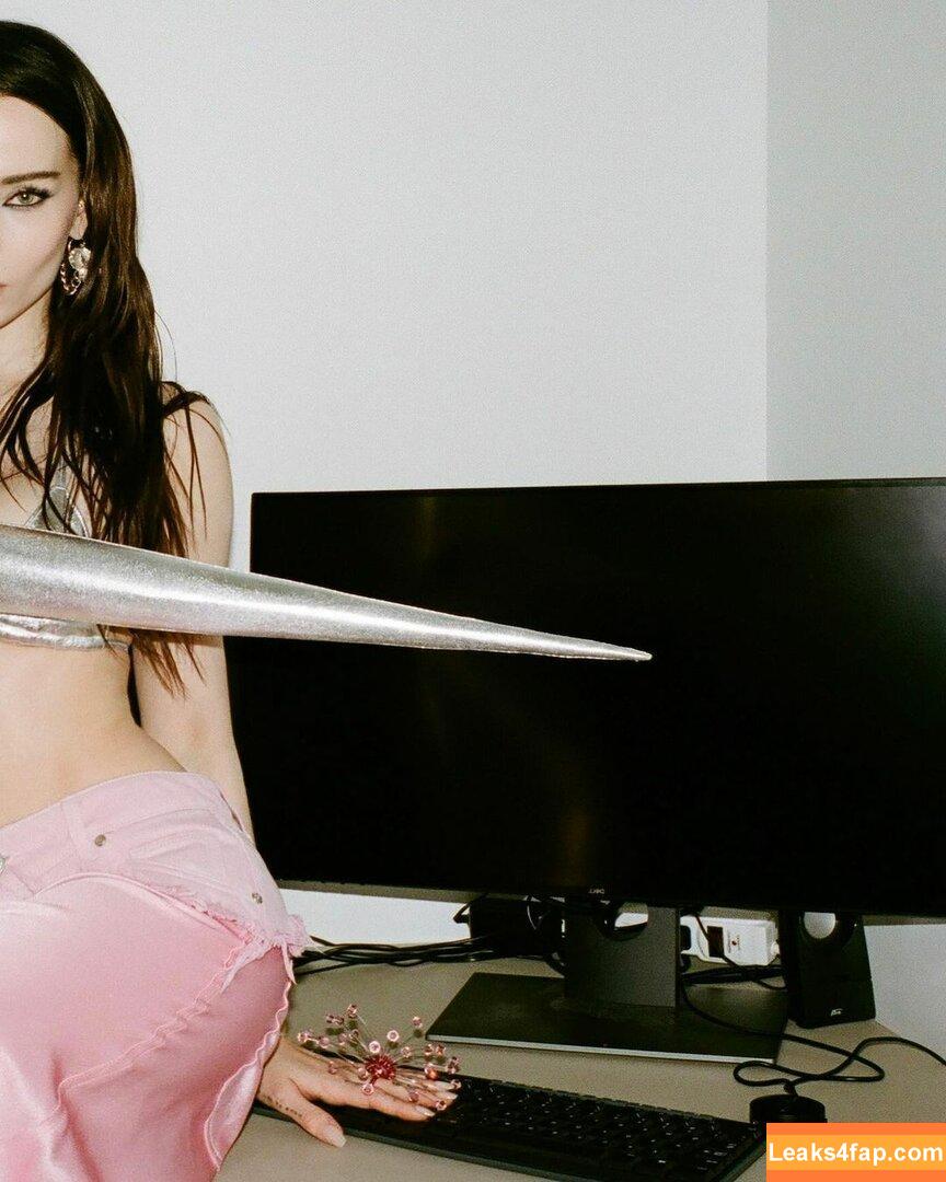 Dove Cameron / DoveCameron / darkwingdove leaked photo photo #0393