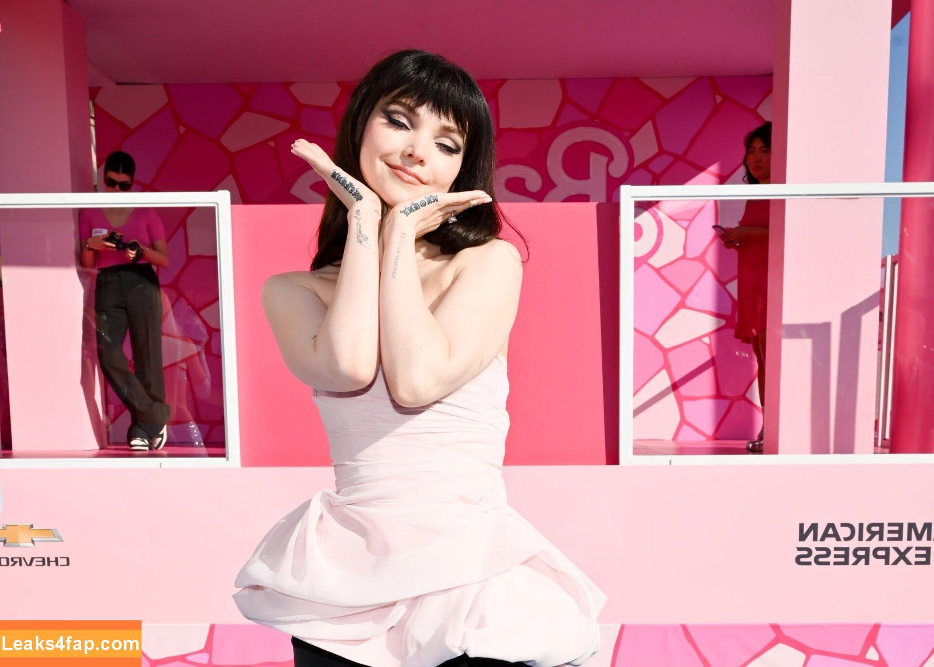 Dove Cameron / DoveCameron / darkwingdove слитое фото фото #0484